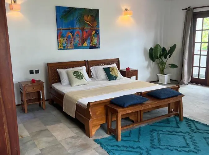 Hilltop Boutique 3*